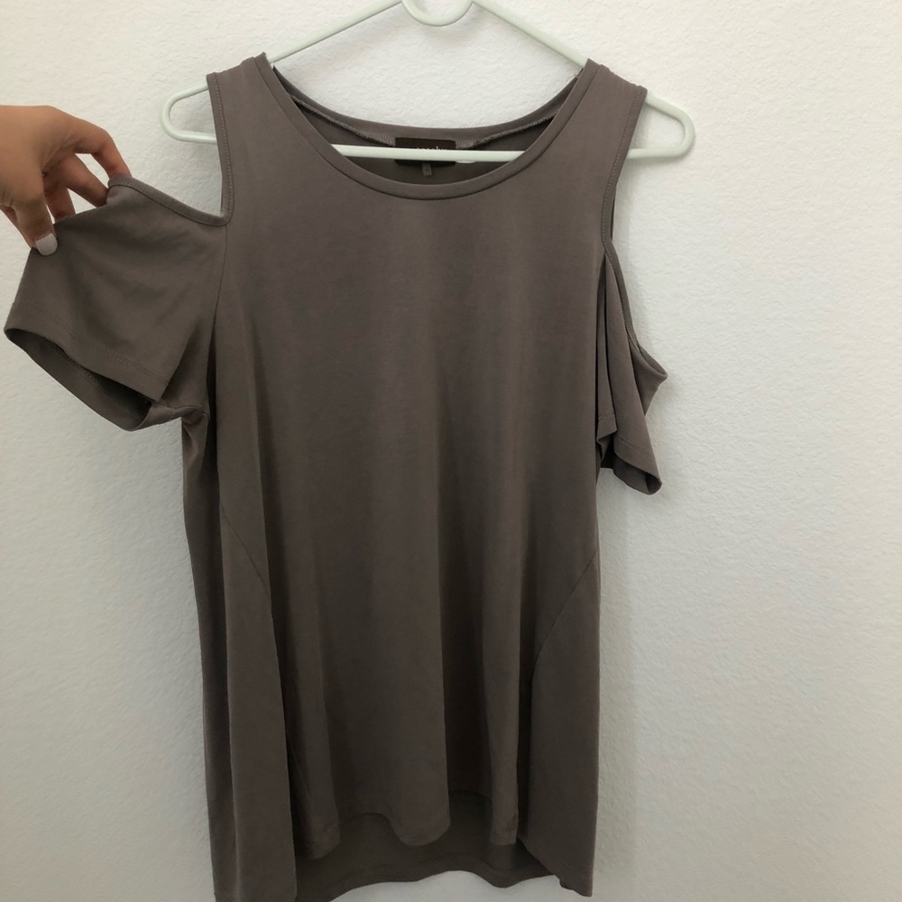 Gray-brown blouse with shoulder slits